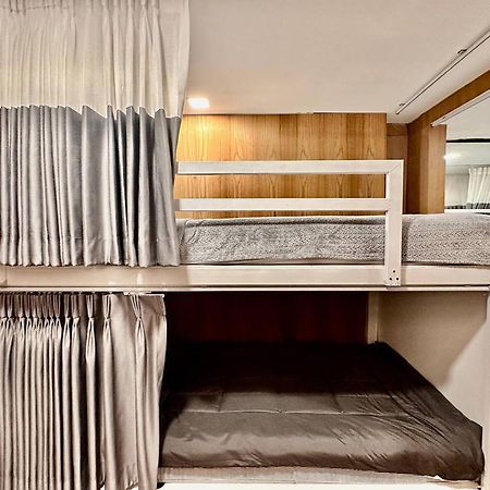 Blu Cabin Ari Stylish Gay Poshtel Bangkok Exterior photo