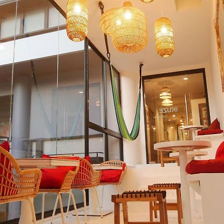 Blu Cabin Ari Stylish Gay Poshtel Bangkok Exterior photo