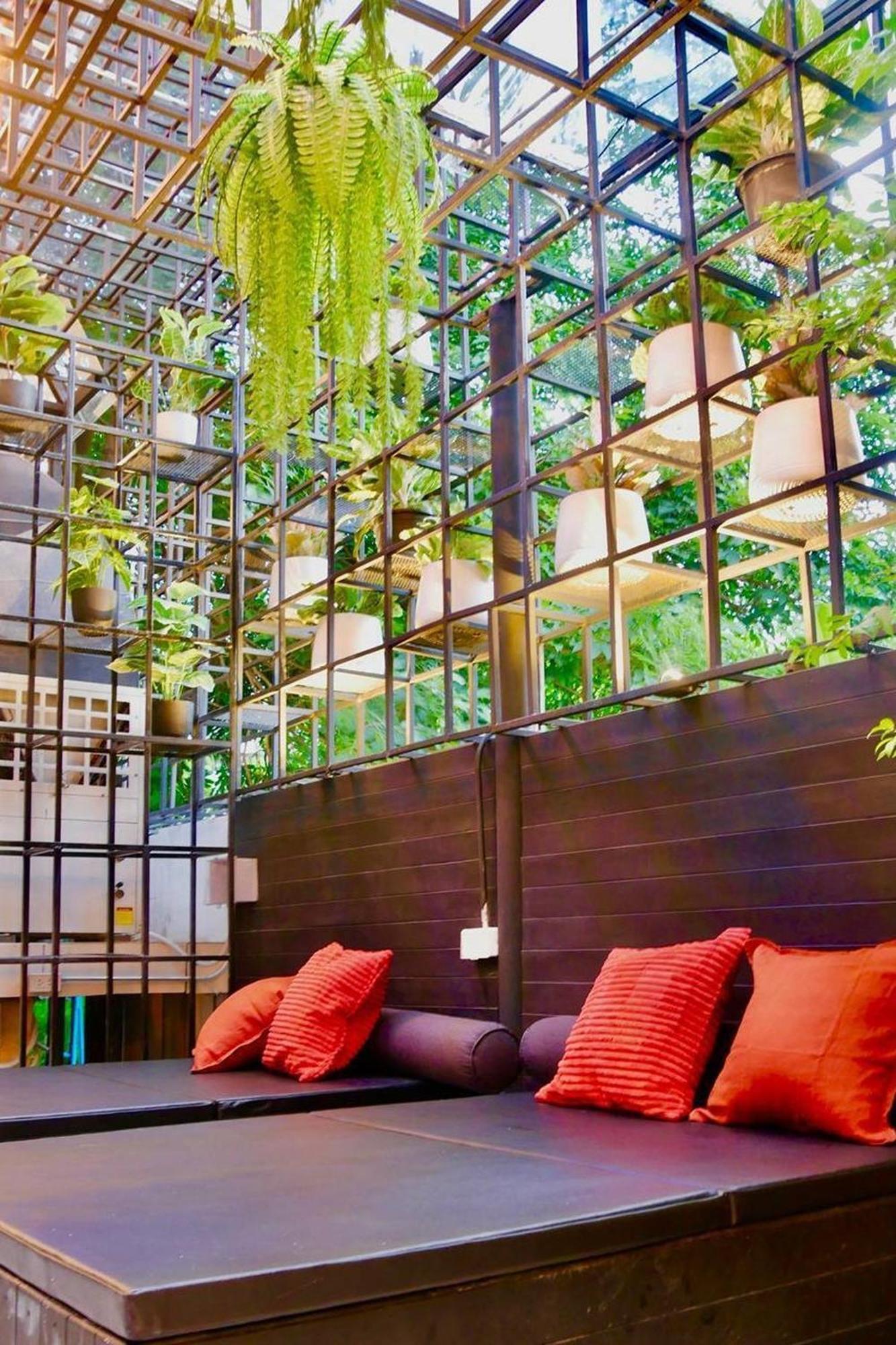 Blu Cabin Ari Stylish Gay Poshtel Bangkok Exterior photo