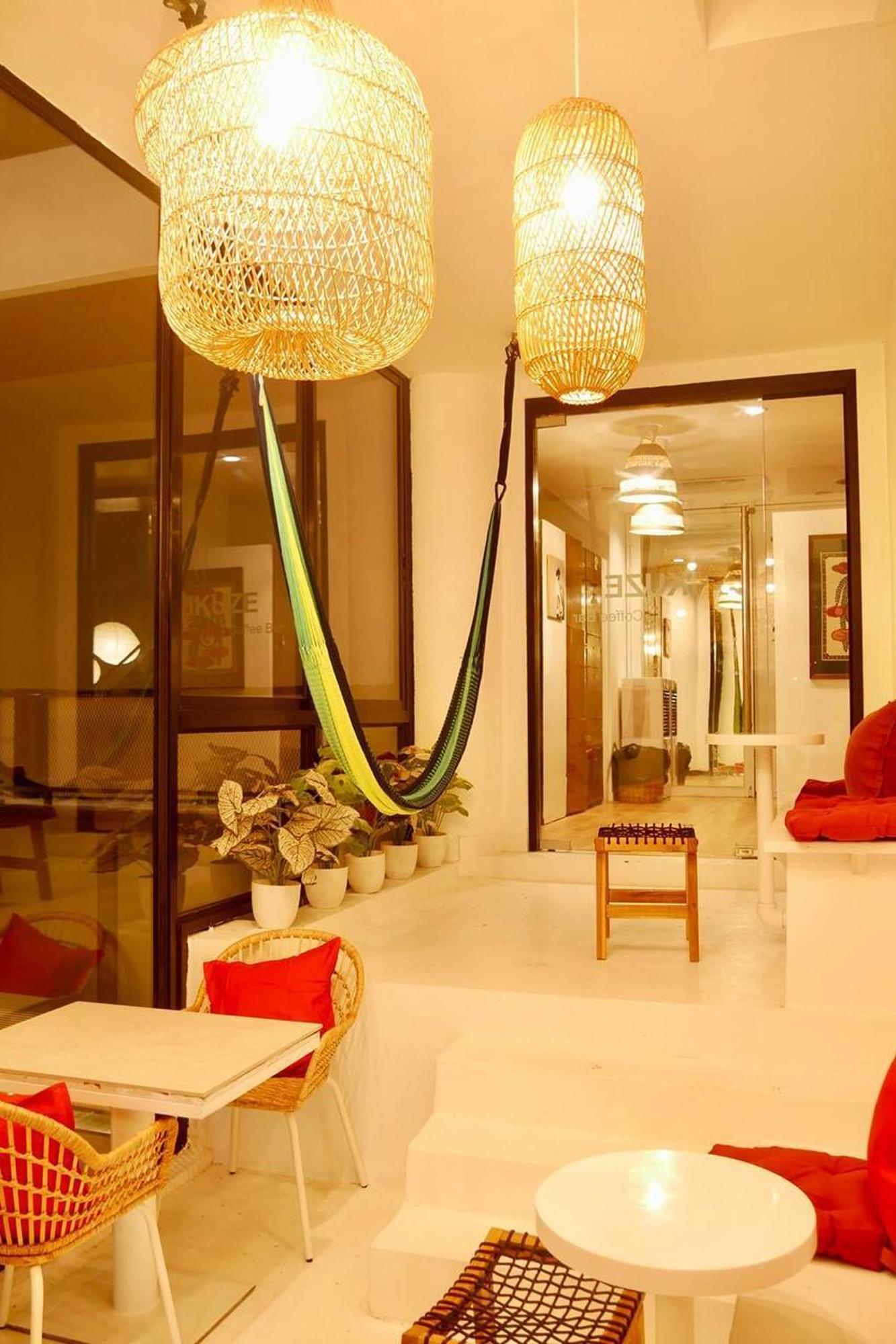 Blu Cabin Ari Stylish Gay Poshtel Bangkok Exterior photo