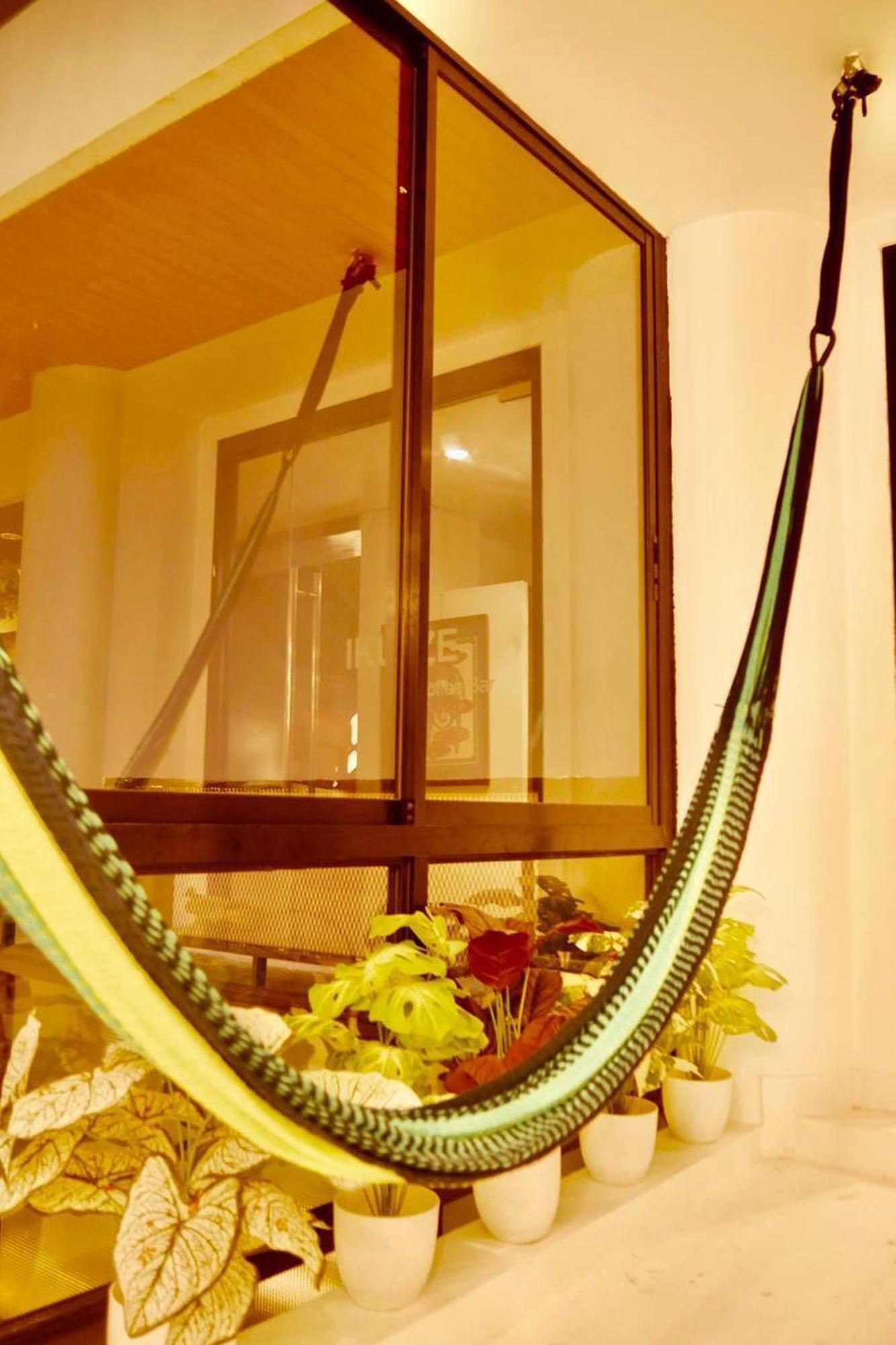 Blu Cabin Ari Stylish Gay Poshtel Bangkok Exterior photo