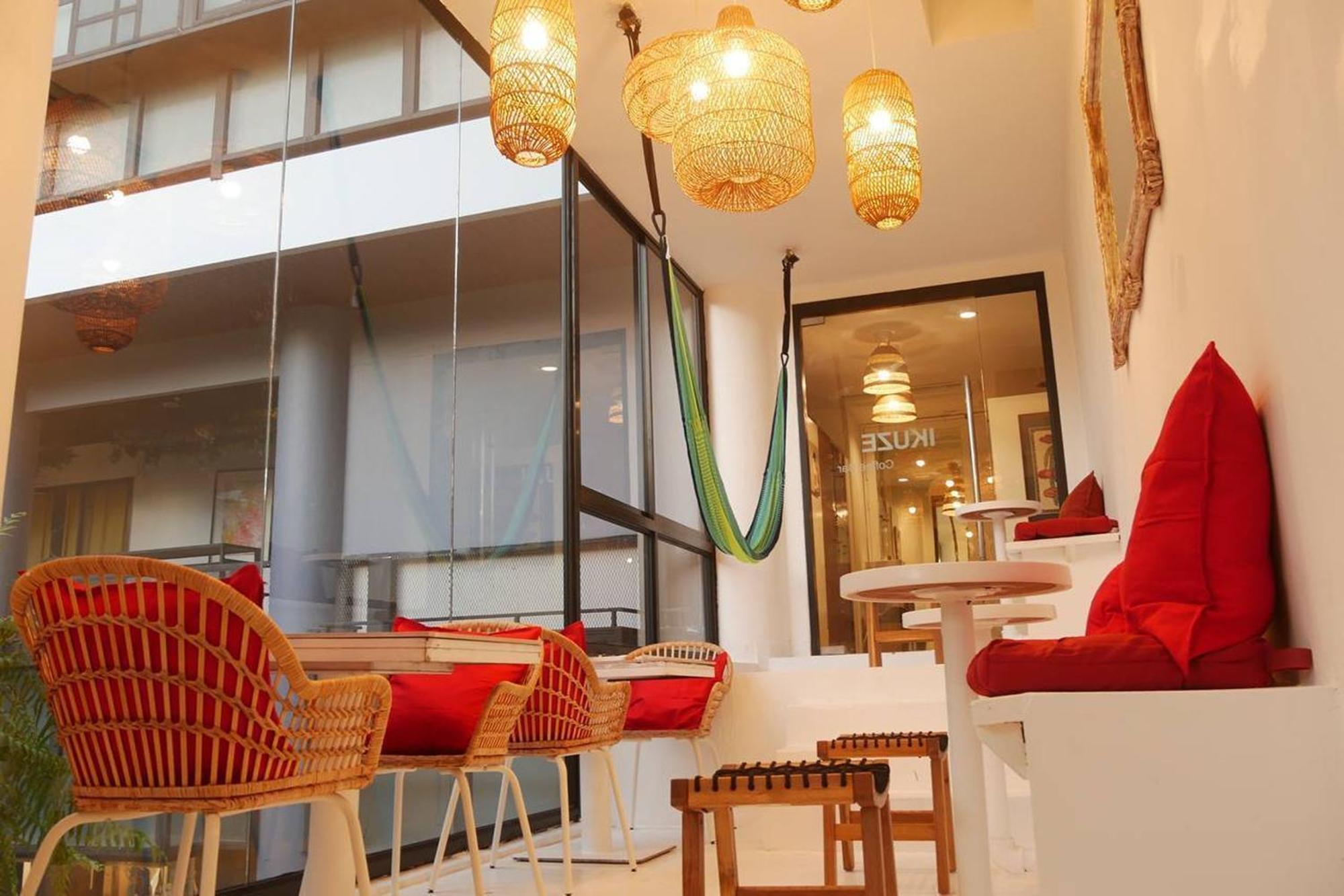 Blu Cabin Ari Stylish Gay Poshtel Bangkok Exterior photo