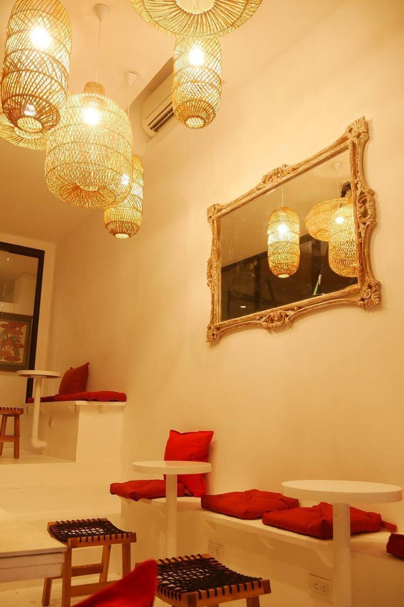 Blu Cabin Ari Stylish Gay Poshtel Bangkok Exterior photo