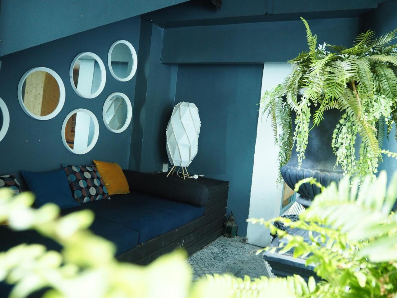 Blu Cabin Ari Stylish Gay Poshtel Bangkok Exterior photo